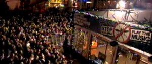 Ondanks de kou is het druk op de Grote Markt in Groningen