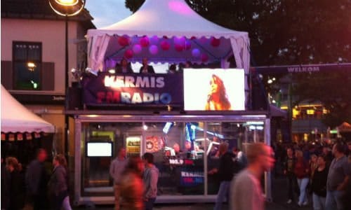 De studio van Kermis FM in Tilburg