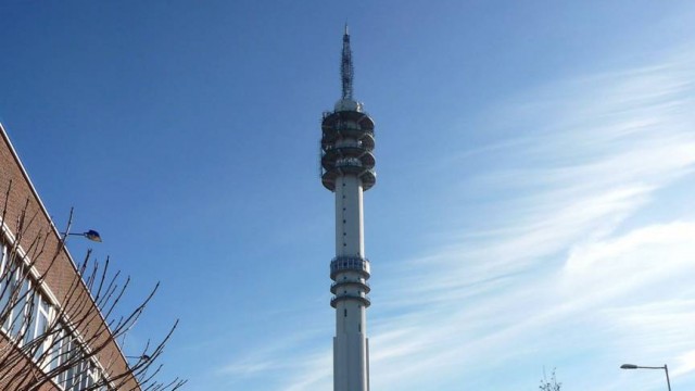 Zendmast Waalhaven Rotterdam