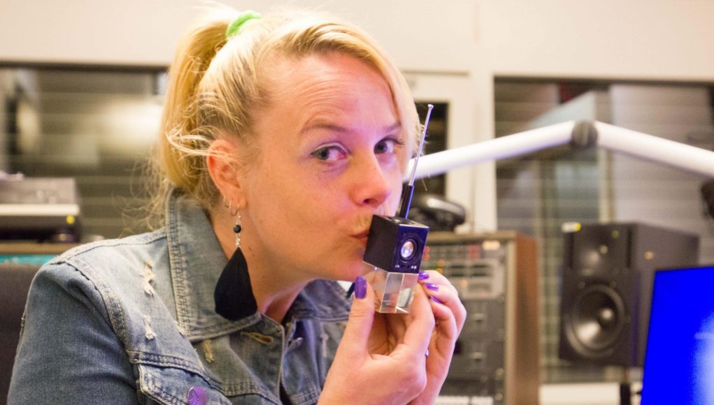 Astrid de Jong met een RadioFreak Award