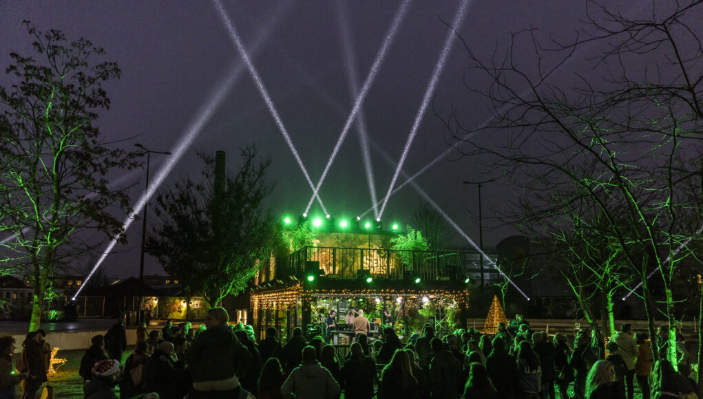 Publiek bij het Glazen Huis van 3FM Serious Request