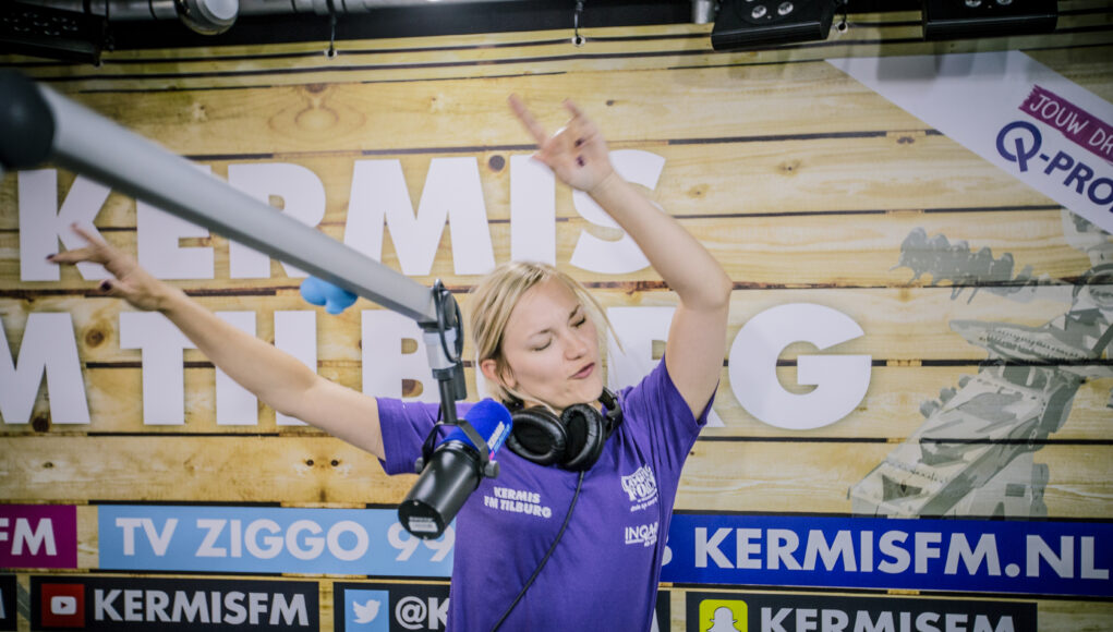 Tessa Mol bij Kermis FM